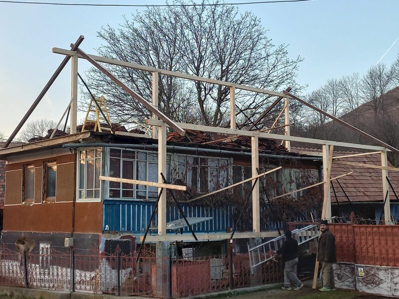 Acoperis sigur pentru casa ta – lucrari profesionale